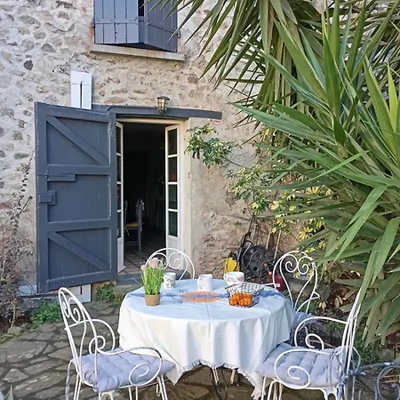 Maison Deux Chambres, Garage, Jardin, Chez Nadine *
