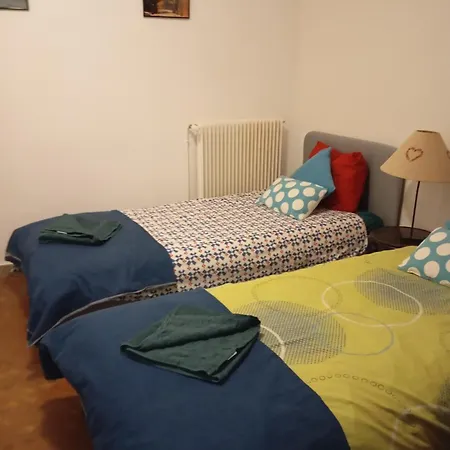 3 Pieces, Jardin, Garage Apartment *