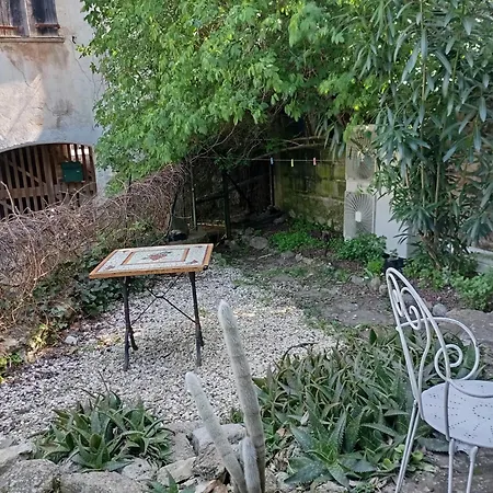 Maison Deux Chambres, Garage, Jardin, Chez Nadine