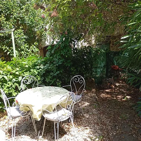 Maison Deux Chambres, Garage, Jardin, Chez Nadine *