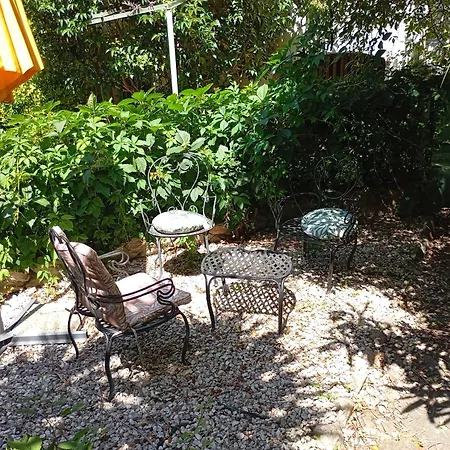 Maison Deux Chambres, Garage, Jardin, Chez Nadine
